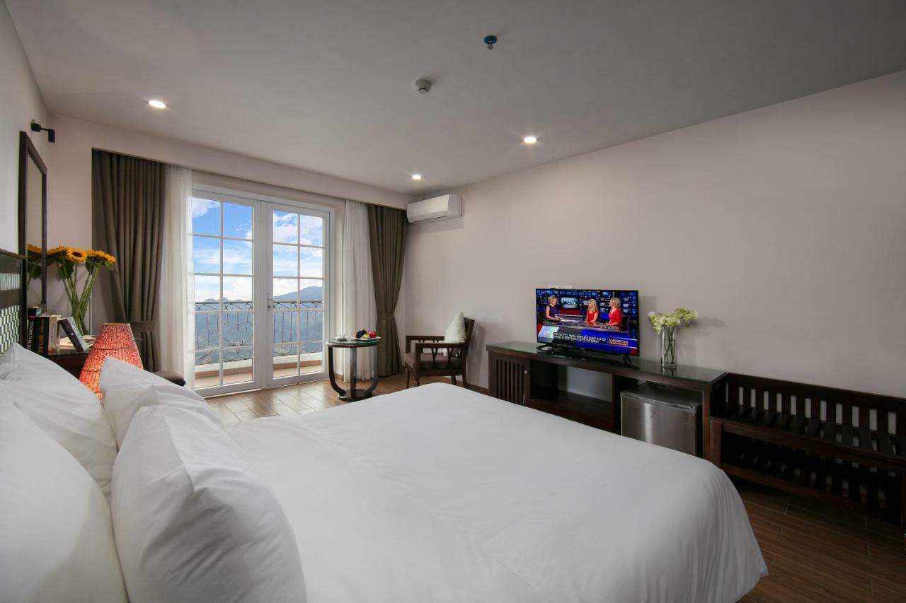 Azure Hotel 4*